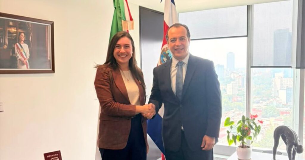 Para recortar a 1200x630 (1) Reunión de trabajo entre funcionarios de México y Costa Rica para fortalecer el comercio bilateral y la inversión.