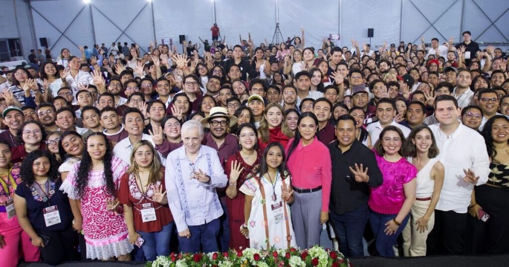 Panorámica del Cuarto Campamento Nacional #JovenEsMorena en Chiapas, con la dirigente de Morena Ariadna Montiel Reyes y jóvenes participantes de siete estados.
