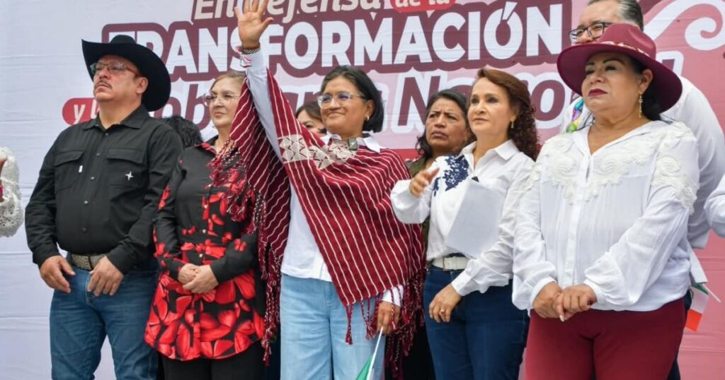 Aleida Alavez encabeza asamblea por la soberanía nacional en Iztapalapa, junto a legisladores y militantes de Morena