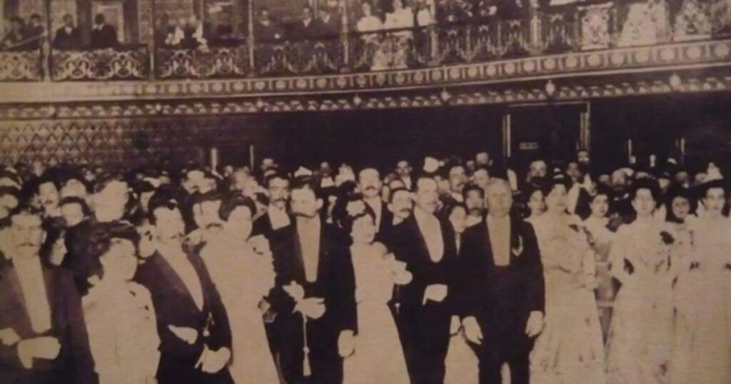 Concierto inaugural de la Filarmónica de Querétaro en el Teatro Juárez de Guanajuato en 1986.