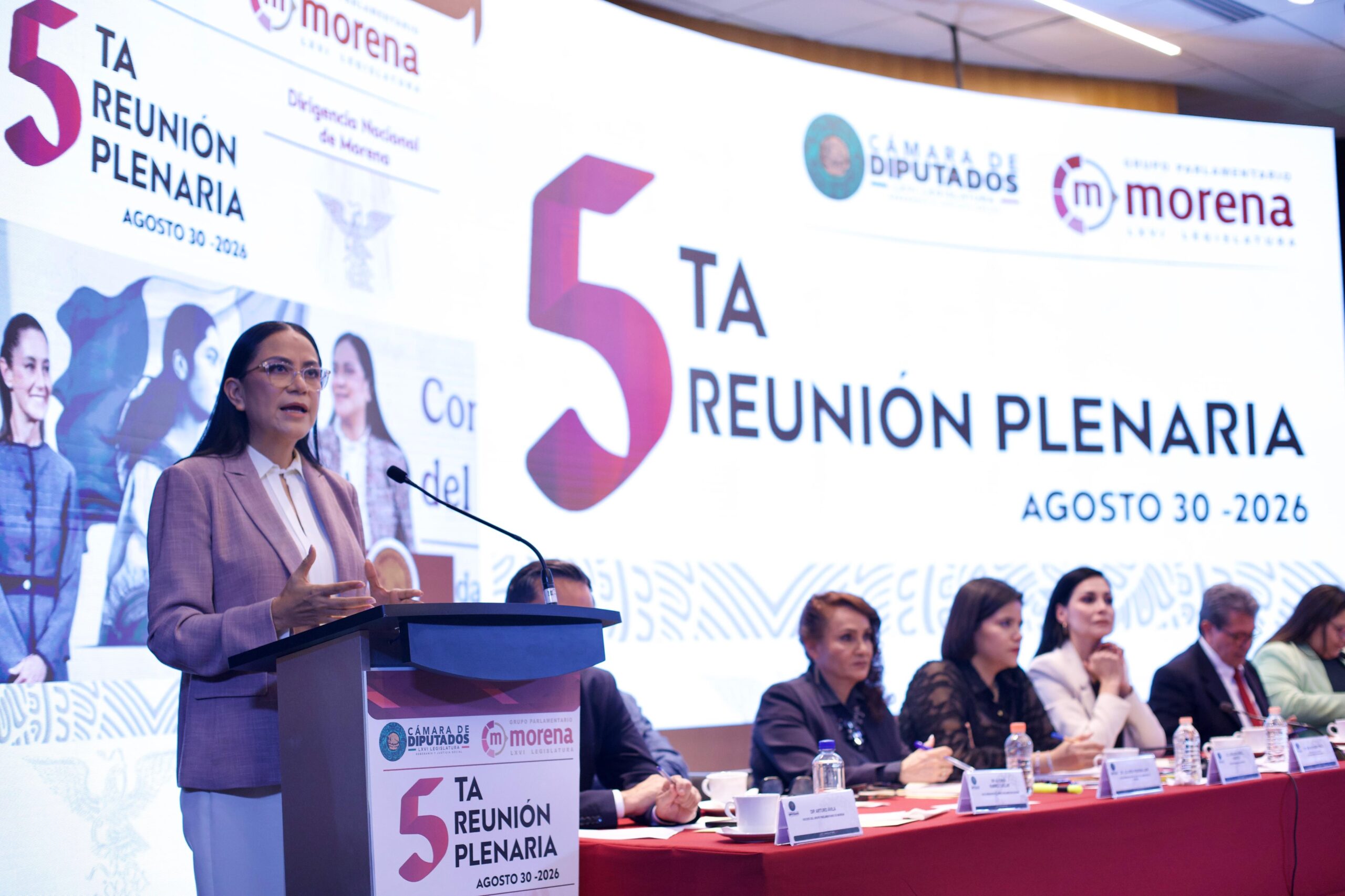Ariadna Montiel, dirigente nacional de Morena, en la plenaria de diputados donde advirtió sobre un filtro para candidaturas y llamó a respaldar a la presidenta Sheinbaum.