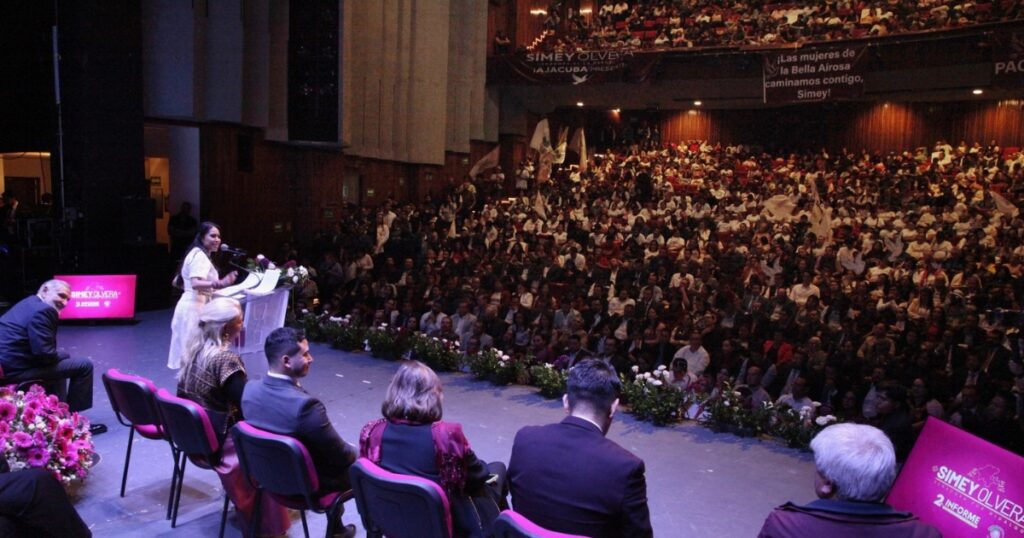 Simey Olvera presenta en Pachuca su sexto informe regional con 29 reformas constitucionales y 30 iniciativas propias.