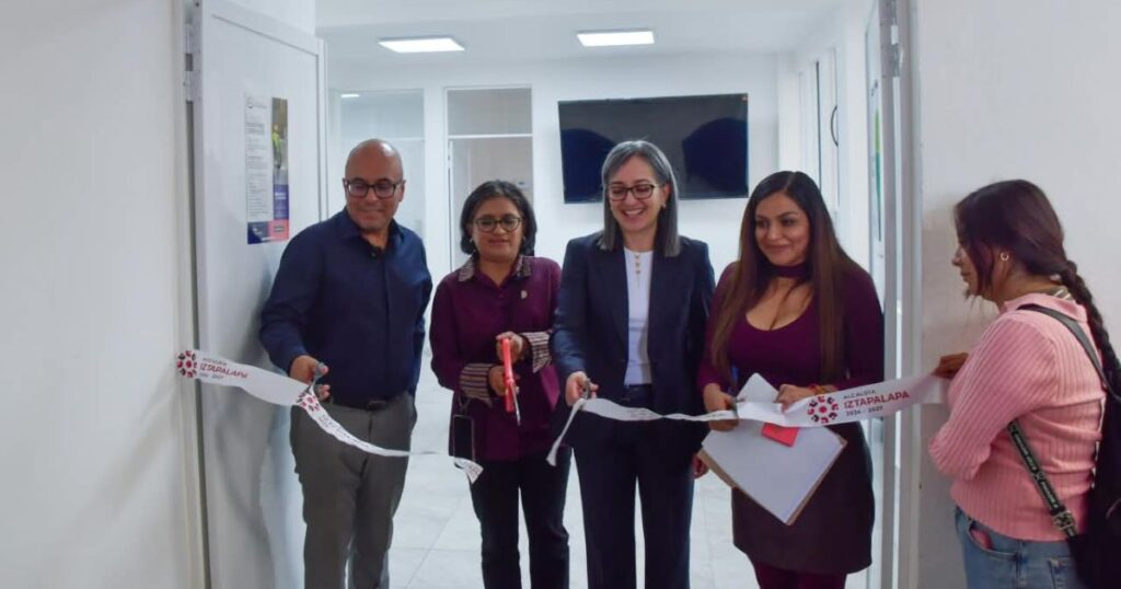 Aleida Alavez durante la apertura de una oficina de defensoría pública en Iztapalapa