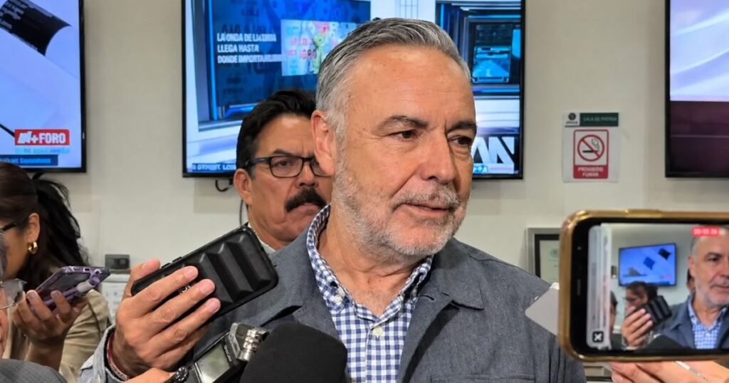 Ramírez Cuéllar durante una entrevista sobre evasión fiscal y el Paquete Económico 2027
