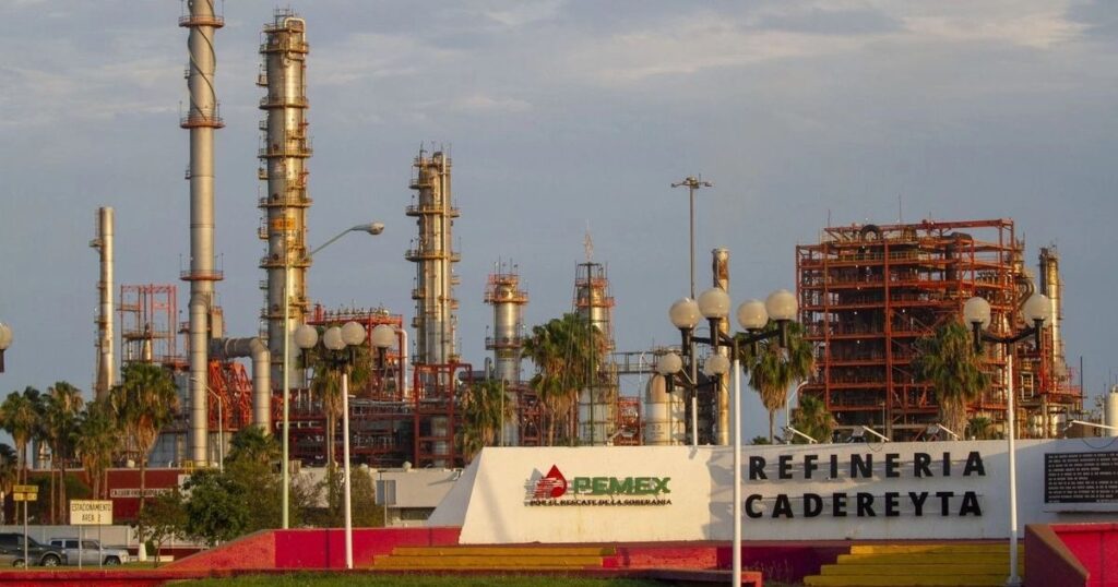 Refinería de Cadereyta de Pemex vinculada a la estrategia de producción petrolera de México