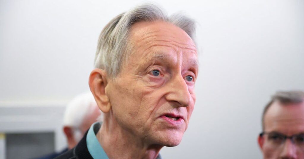 Geoffrey Hinton respalda una evaluación de IA independiente para modelos avanzados