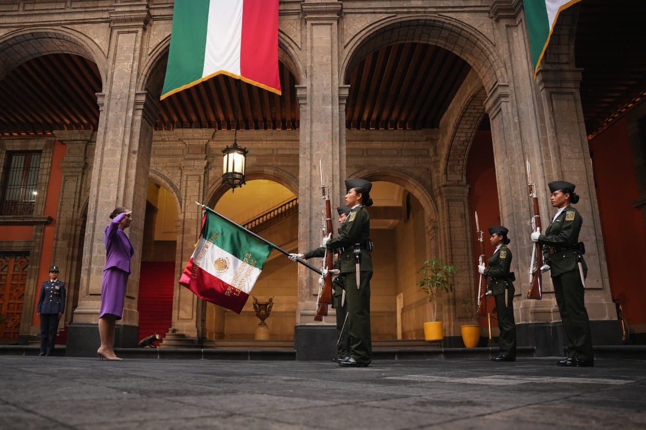 Ceremonia del Segundo Informe de Gobierno en el Patio de Honor de Palacio Nacional con escolta militar