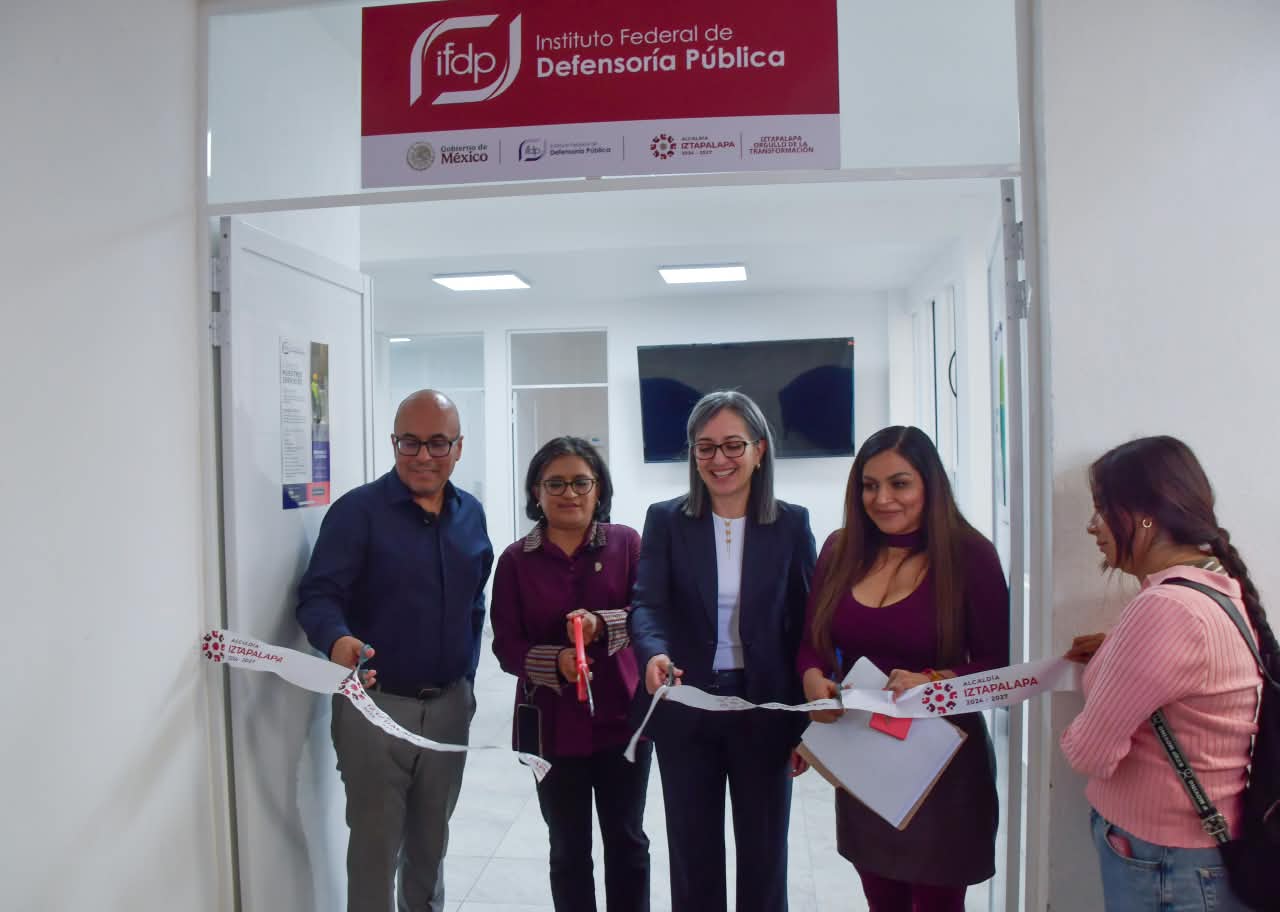 Aleida Alavez durante la apertura de una oficina de defensoría pública en Iztapalapa