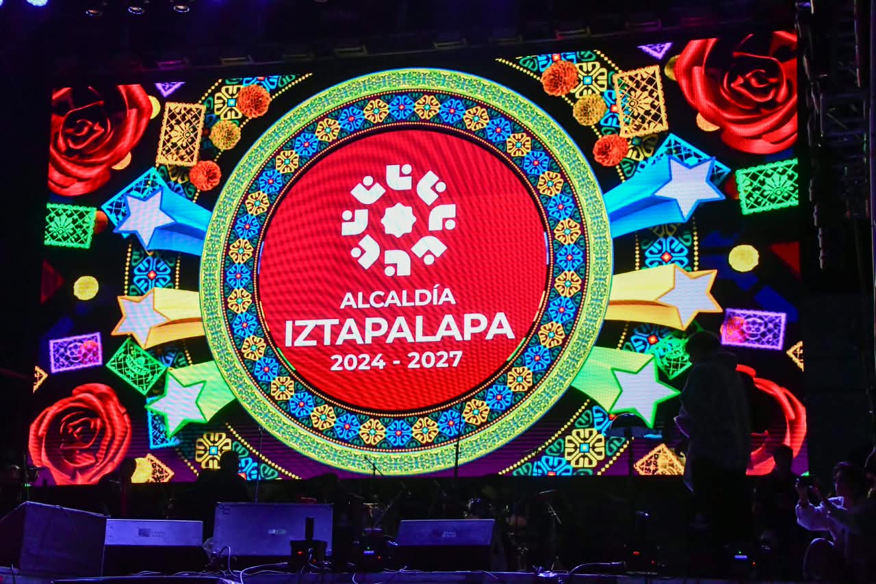 Escenario del Grito de Independencia en Iztapalapa durante las fiestas patrias de 2026