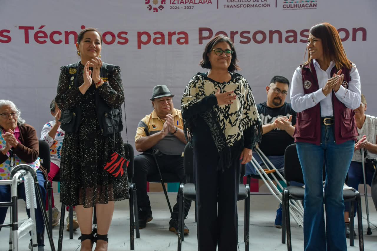 Entrega de ayudas técnicas en Iztapalapa para personas con discapacidad