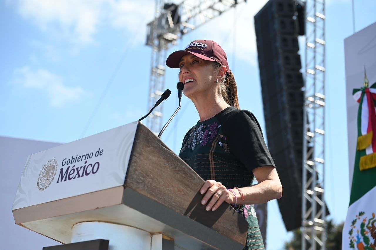 Claudia Sheinbaum durante su mensaje en La Paz, Baja California Sur