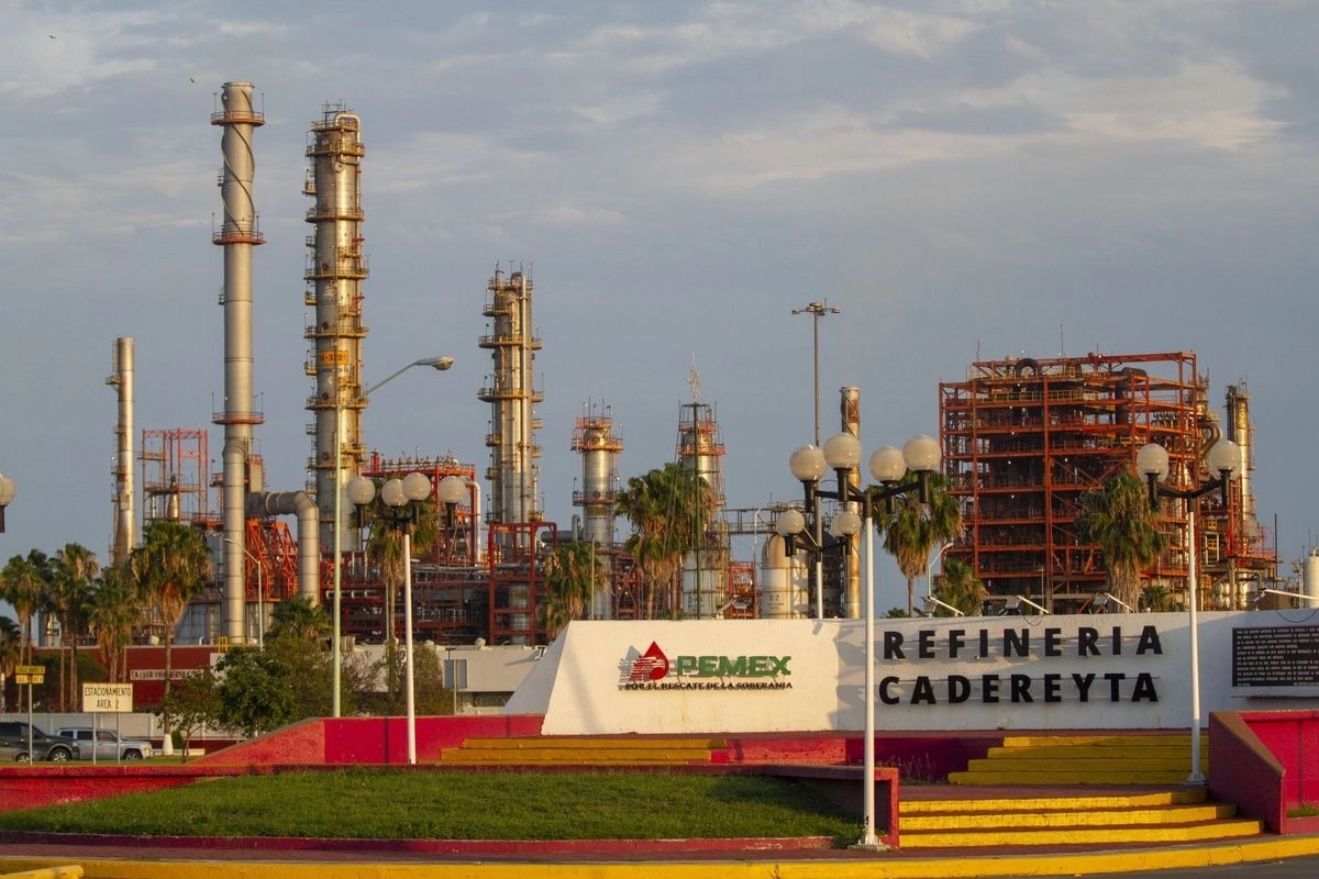 Refinería de Cadereyta de Pemex vinculada a la estrategia de producción petrolera de México