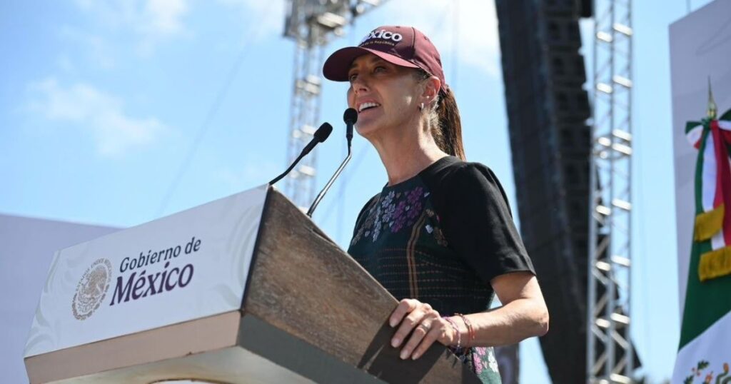 Claudia Sheinbaum durante su mensaje en La Paz, Baja California Sur
