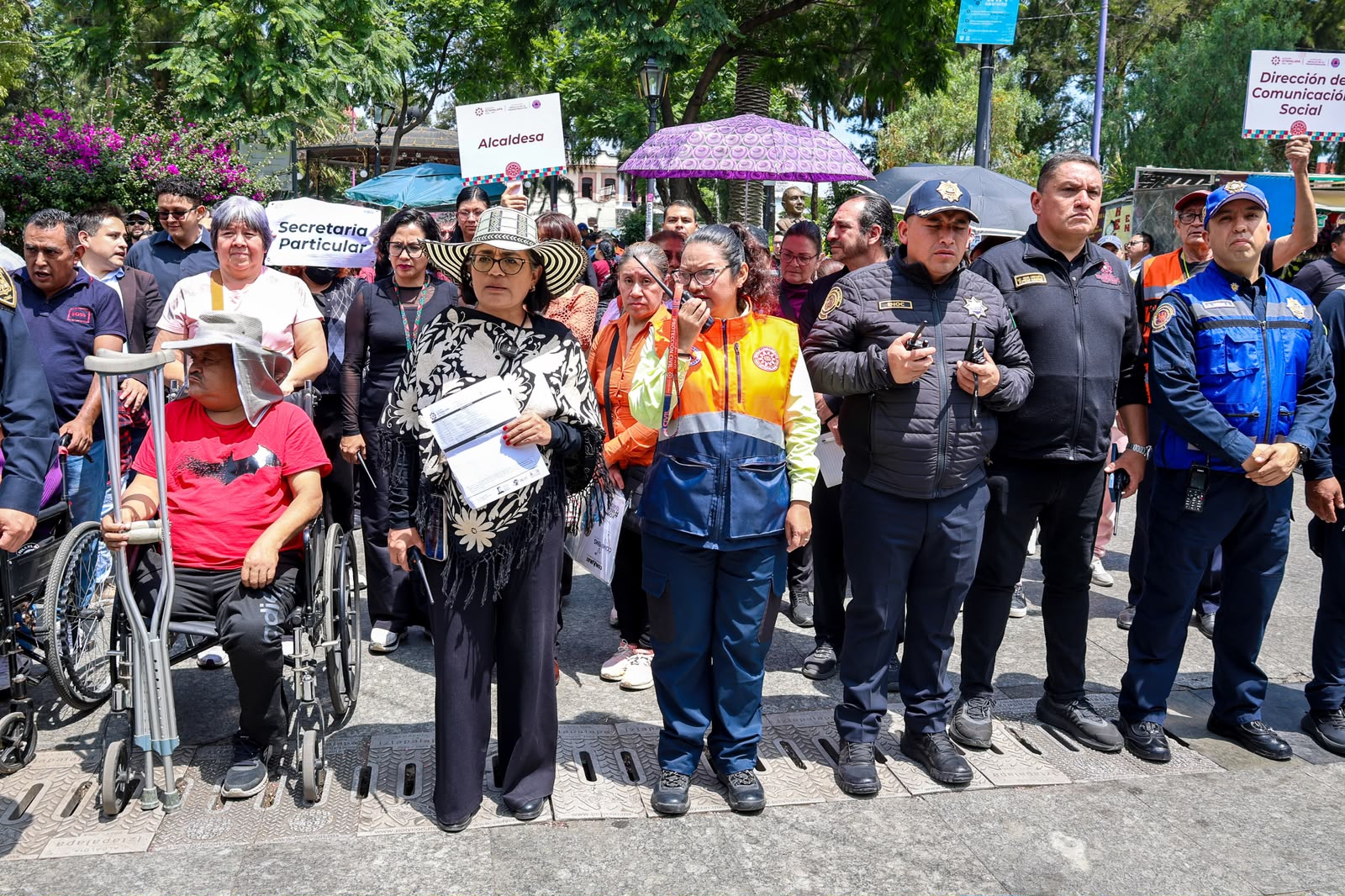 Integrante de una brigada de rescate durante el Simulacro Nacional en Iztapalapa.