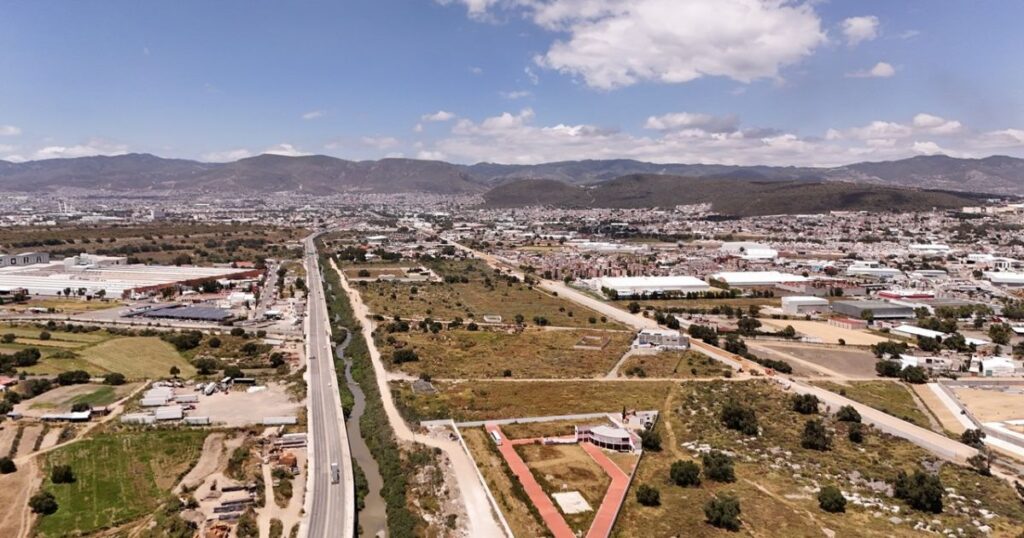 Vista aérea de la zona industrial vinculada con Reserva Zapotlán en Hidalgo
