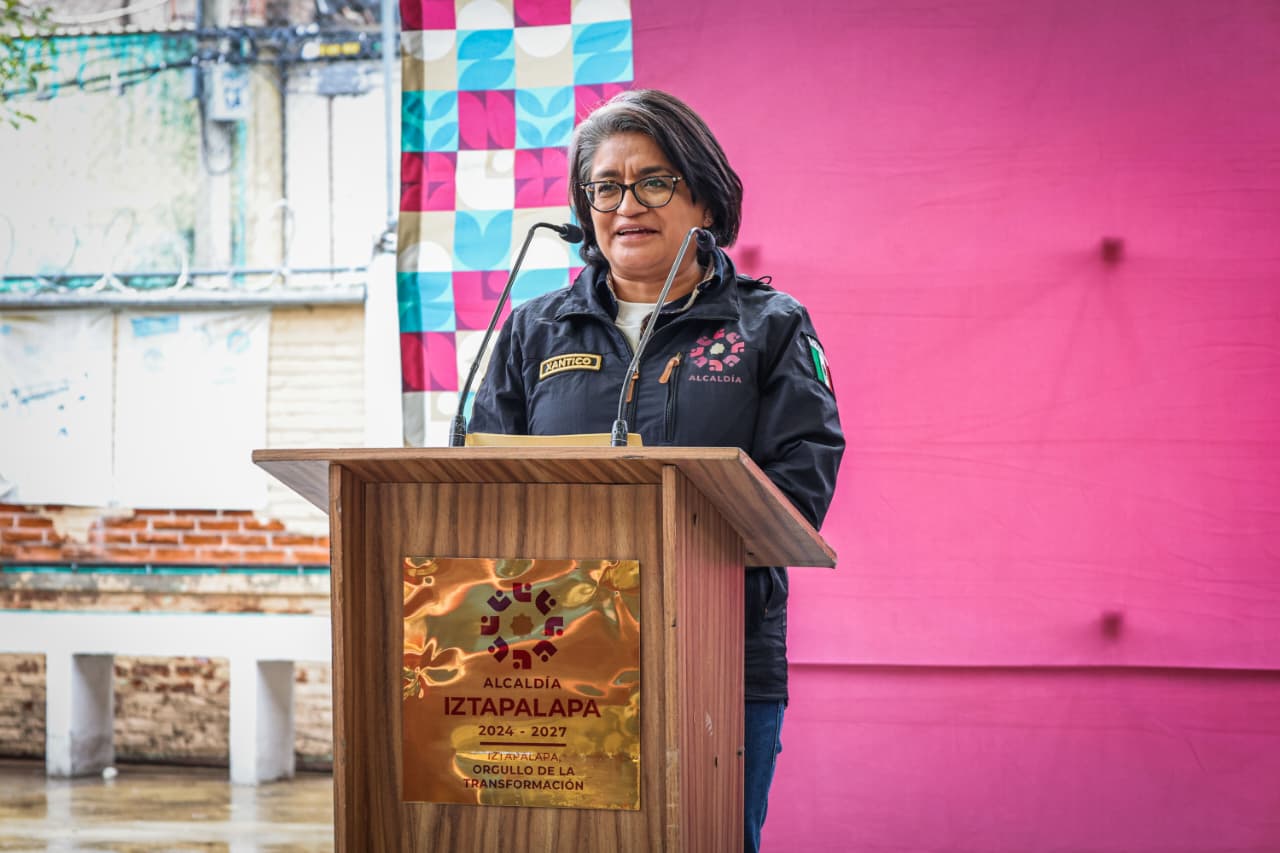 Aleida Alavez habla sobre salud mental durante un festival dirigido a jóvenes en Iztapalapa