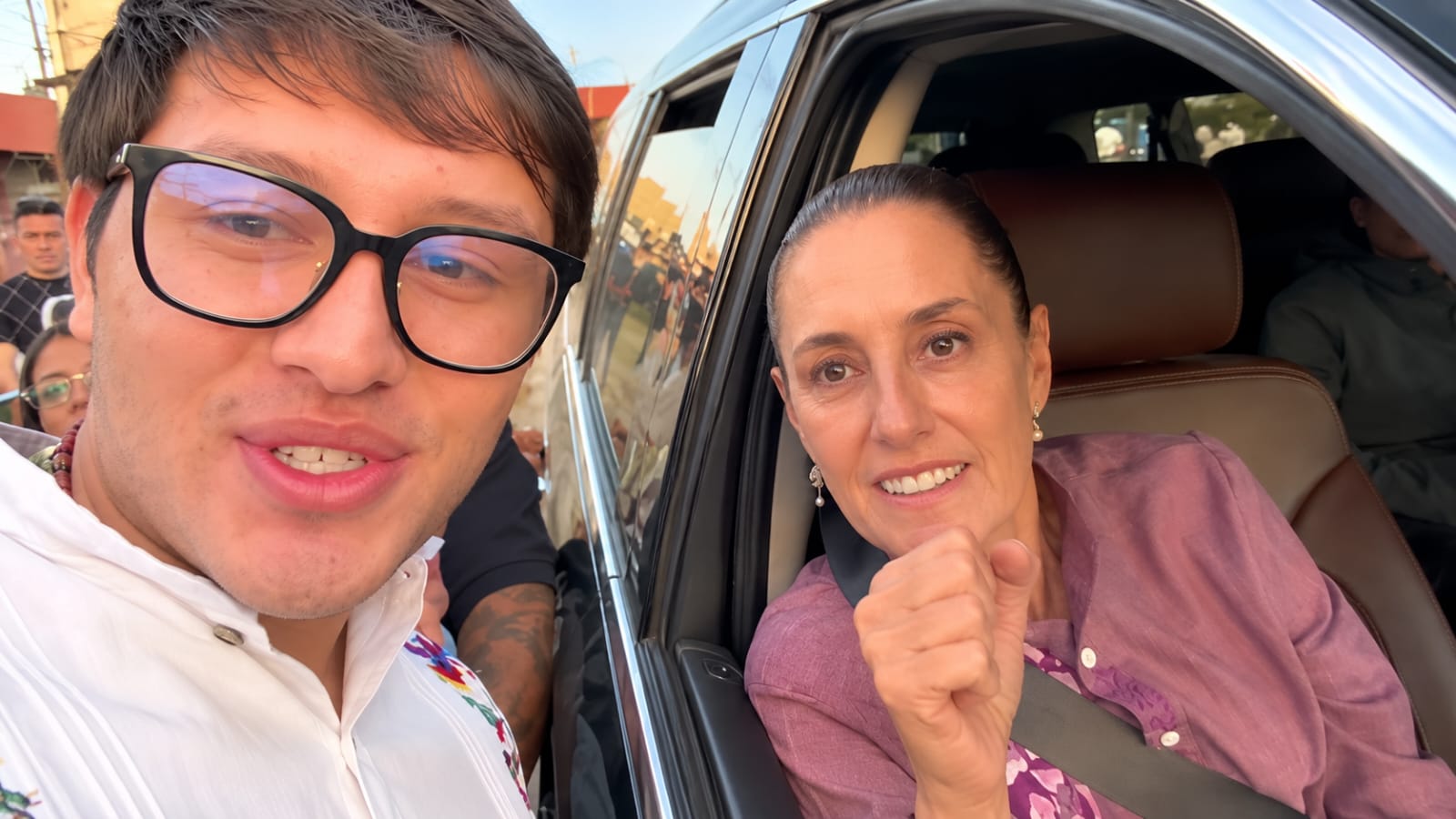Karol en una fotografía junto a Claudia Sheinbaum